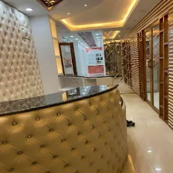 Red Queen beauty parlour